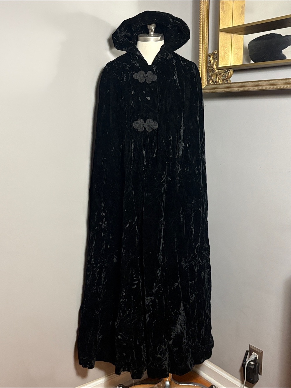 VINTAGE Black Velvet Hooded Cape Large
